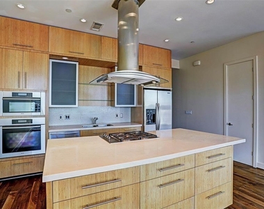 1600 Post Oak Boulevard - Photo Thumbnail 1