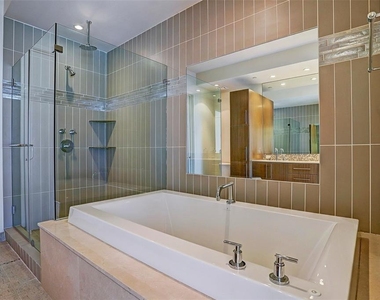 1600 Post Oak Boulevard - Photo Thumbnail 12