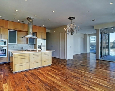 1600 Post Oak Boulevard - Photo Thumbnail 9