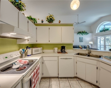 4406 Sw 25th Avenue - Photo Thumbnail 9