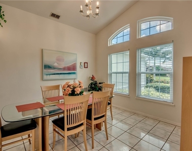 4406 Sw 25th Avenue - Photo Thumbnail 3
