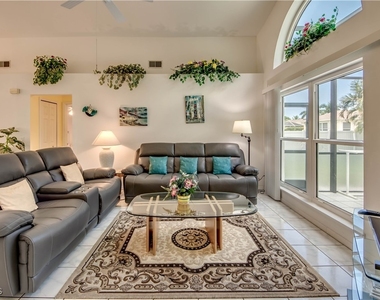 4406 Sw 25th Avenue - Photo Thumbnail 6