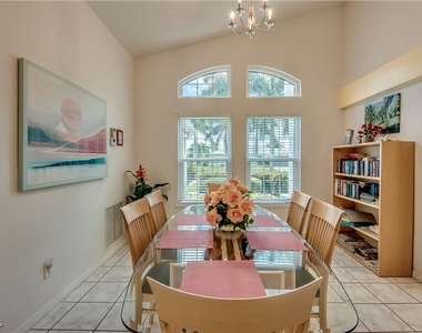 4406 Sw 25th Avenue - Photo Thumbnail 4