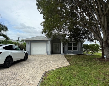799 94th Avenue N - Photo Thumbnail 1