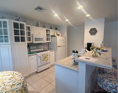 799 94th Avenue N - Photo Thumbnail 13