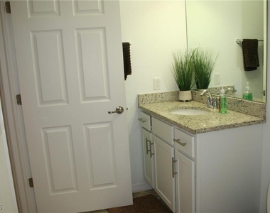 43020 Greenway Boulevard - Photo Thumbnail 9