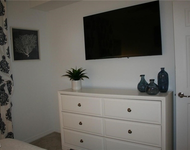 43020 Greenway Boulevard - Photo Thumbnail 6
