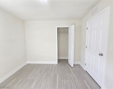 874 Apartment Street E - Photo Thumbnail 12