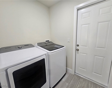874 Apartment Street E - Photo Thumbnail 18