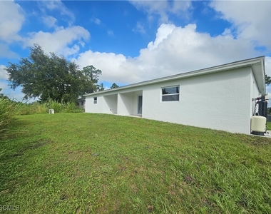 874 Apartment Street E - Photo Thumbnail 24