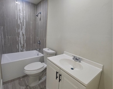 874 Apartment Street E - Photo Thumbnail 10