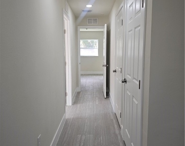 874 Apartment Street E - Photo Thumbnail 7