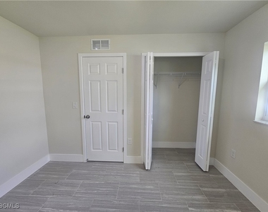 874 Apartment Street E - Photo Thumbnail 9