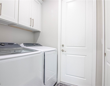 1833 Sw 11th Terrace - Photo Thumbnail 19
