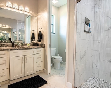 1833 Sw 11th Terrace - Photo Thumbnail 14