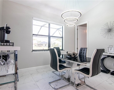 1833 Sw 11th Terrace - Photo Thumbnail 10