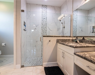 1833 Sw 11th Terrace - Photo Thumbnail 13