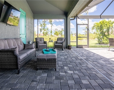 1833 Sw 11th Terrace - Photo Thumbnail 21