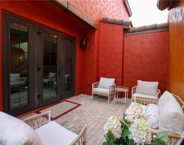 9025 Alturas Street - Photo Thumbnail 4