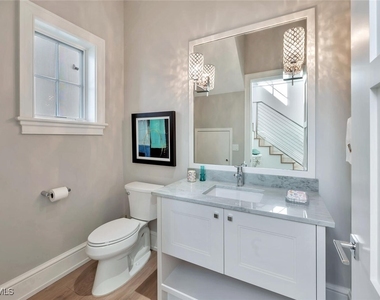 982 9th Avenue S - Photo Thumbnail 12