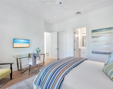 982 9th Avenue S - Photo Thumbnail 22