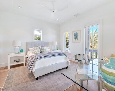 982 9th Avenue S - Photo Thumbnail 21