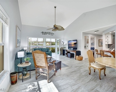 613 Windsor Square - Photo Thumbnail 7