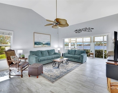 613 Windsor Square - Photo Thumbnail 5