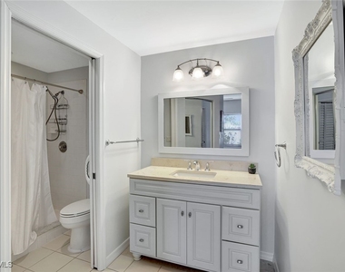 613 Windsor Square - Photo Thumbnail 13