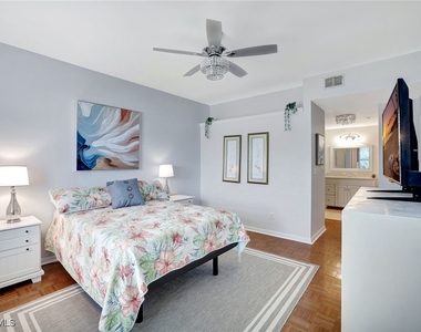 613 Windsor Square - Photo Thumbnail 10