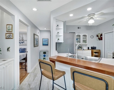 613 Windsor Square - Photo Thumbnail 3