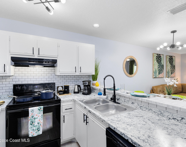 3165 South Street - Photo Thumbnail 8