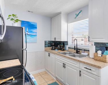 1029 Park Drive - Photo Thumbnail 5
