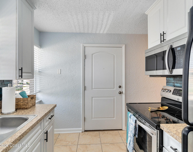 1029 Park Drive - Photo Thumbnail 7