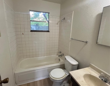2501 Cleburne Street - Photo Thumbnail 6