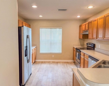 10840 Johanna Avenue - Photo Thumbnail 5