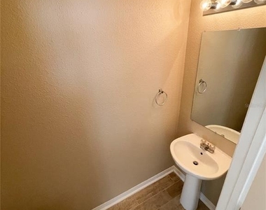 10840 Johanna Avenue - Photo Thumbnail 16
