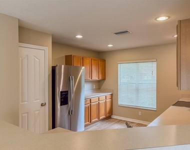 10840 Johanna Avenue - Photo Thumbnail 2