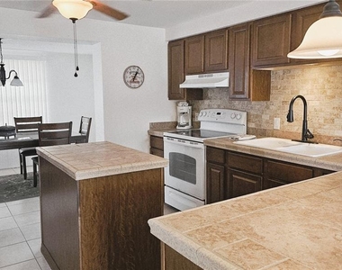 787 Liberty Street - Photo Thumbnail 8