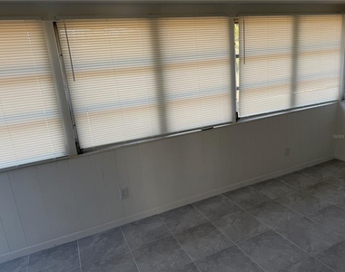 4333 S Rainbow Drive - Photo Thumbnail 9