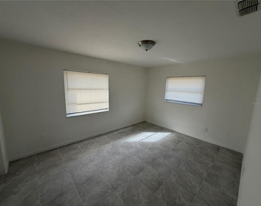 4333 S Rainbow Drive - Photo Thumbnail 16