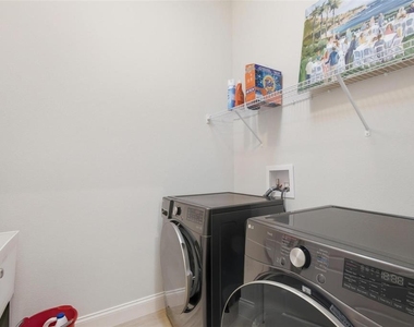 21 Spring Street - Photo Thumbnail 42