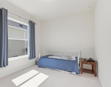 21 Spring Street - Photo Thumbnail 44