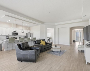 21 Spring Street - Photo Thumbnail 10