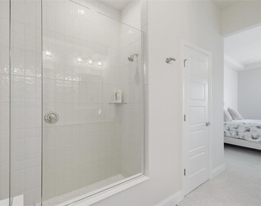 21 Spring Street - Photo Thumbnail 37