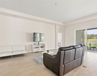 21 Spring Street - Photo Thumbnail 11
