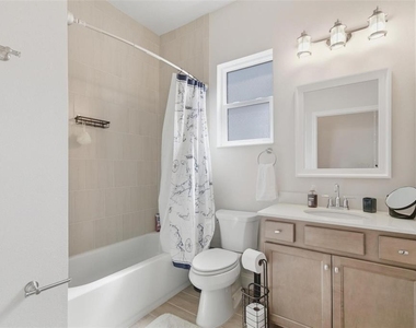 21 Spring Street - Photo Thumbnail 46