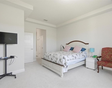 21 Spring Street - Photo Thumbnail 30