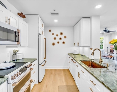 615 Dream Island Place - Photo Thumbnail 4