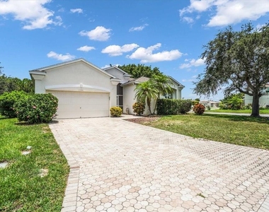 4701 50th Avenue W - Photo Thumbnail 1